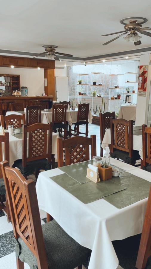 Hotel Salvador Catamarca サン・フェルナンド・デル・バジェ・デ・カタマルカ エクステリア 写真